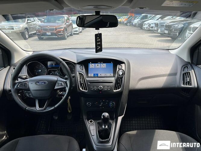 Ford Focus 36 interauto-car