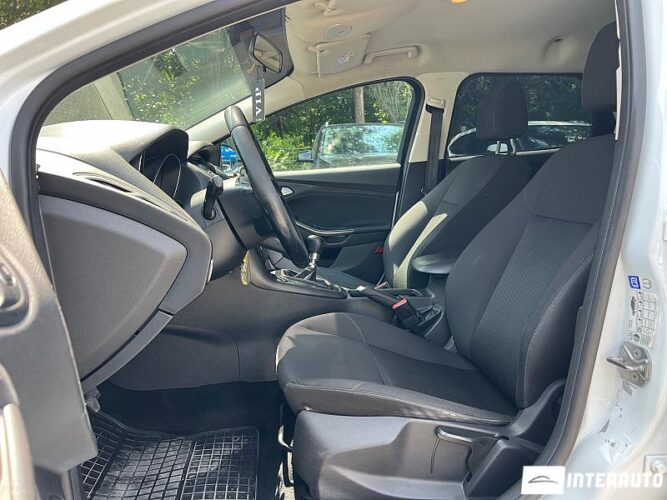 Ford Focus 35 interauto-car