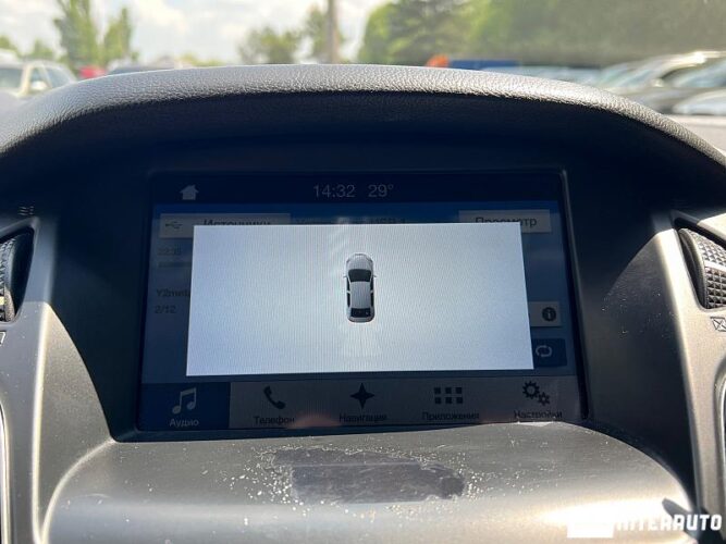 Ford Focus 39 interauto-car