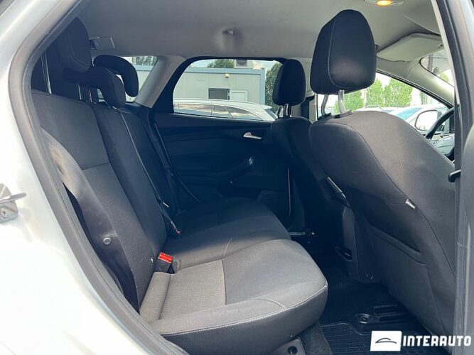 Ford Focus 44 interauto-car