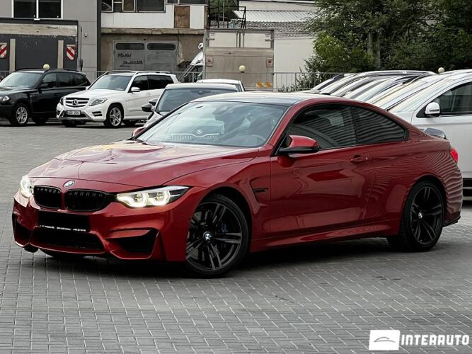 BMW M4 Competition 33 interauto-car