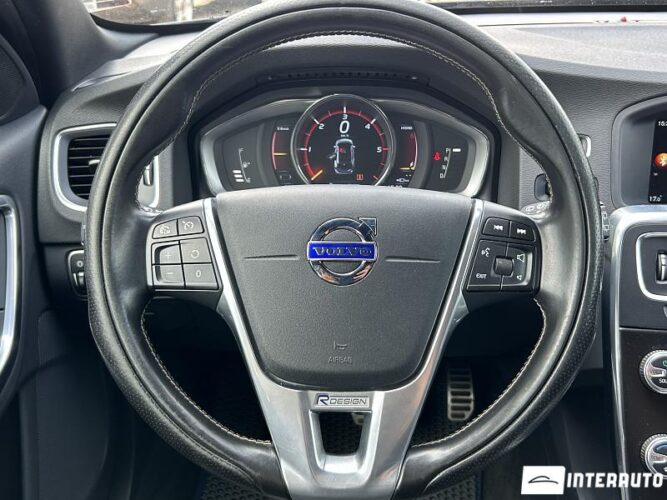 Volvo V 60 38 interauto-car