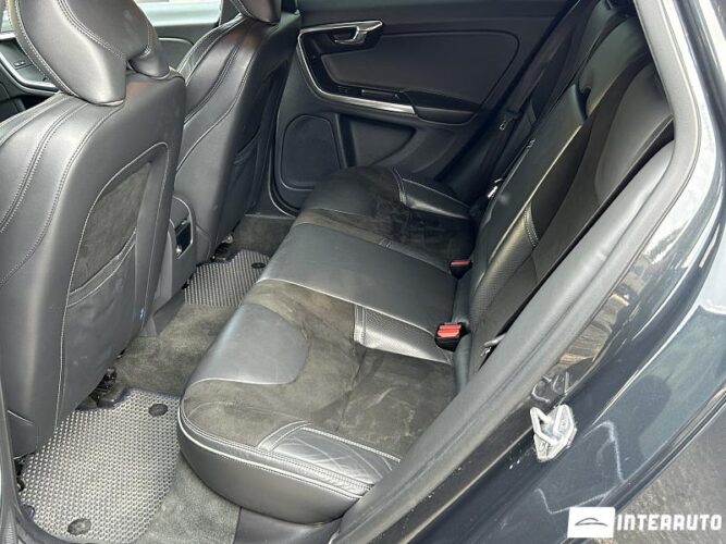 Volvo V 60 44 interauto-car