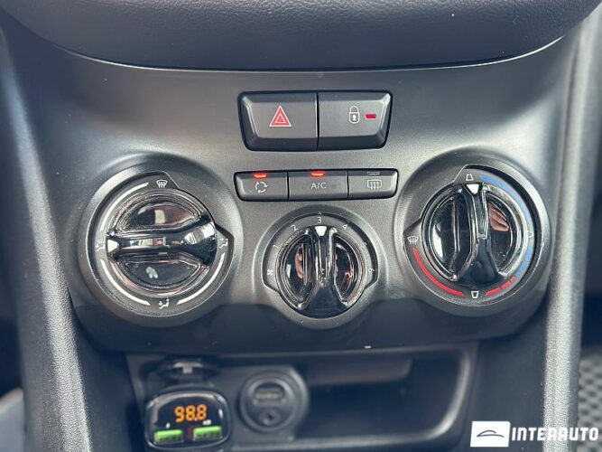 Peugeot 208 38 interauto-car