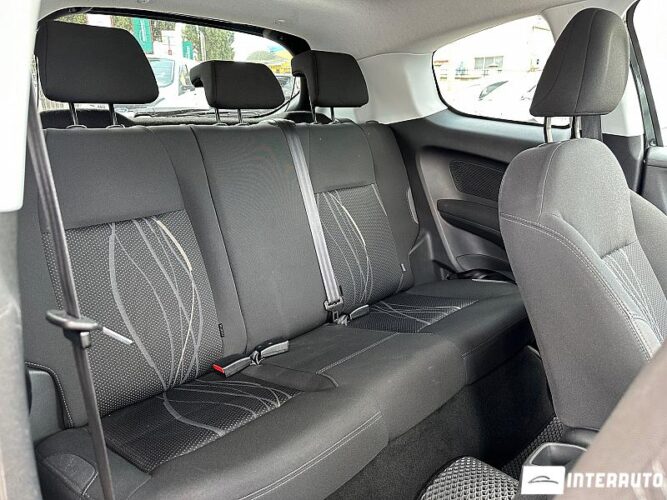 Peugeot 208 42 interauto-car