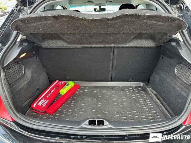 Peugeot 208 43 interauto-car