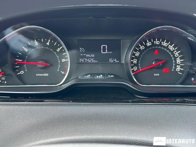 Peugeot 208 36 interauto-car