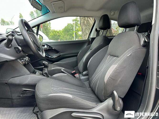 Peugeot 208 32 interauto-car