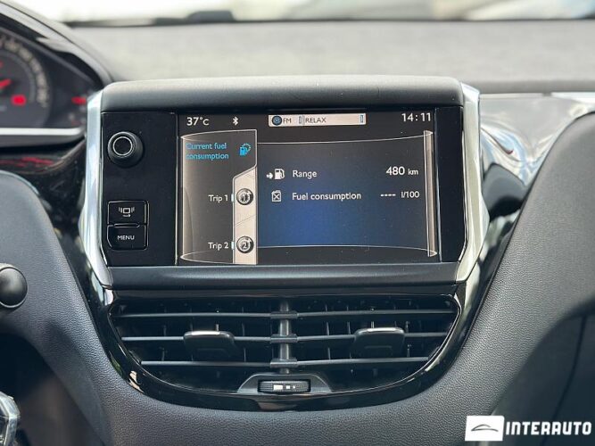 Peugeot 208 37 interauto-car