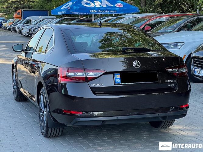 Skoda Superb 41 interauto-car