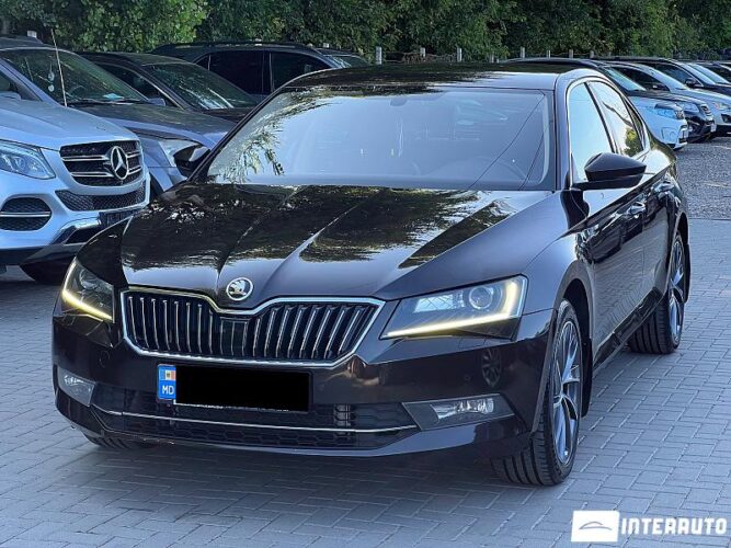 Skoda Superb 38 interauto-car