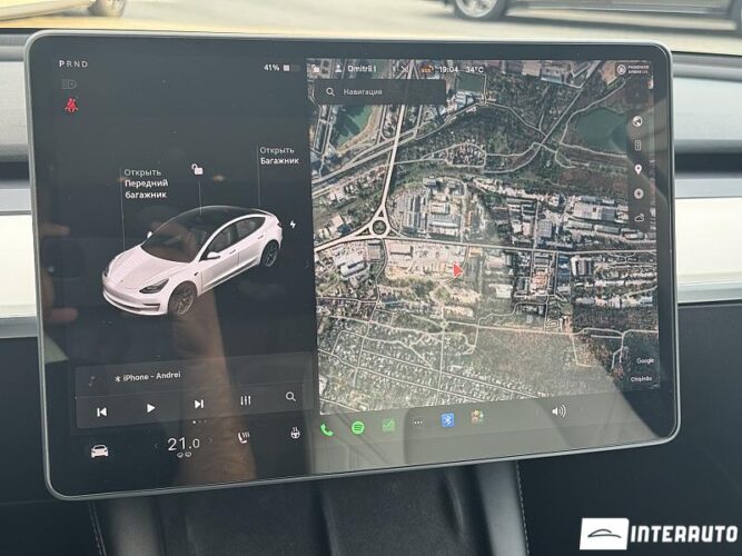 Tesla Model 3 41 interauto-car