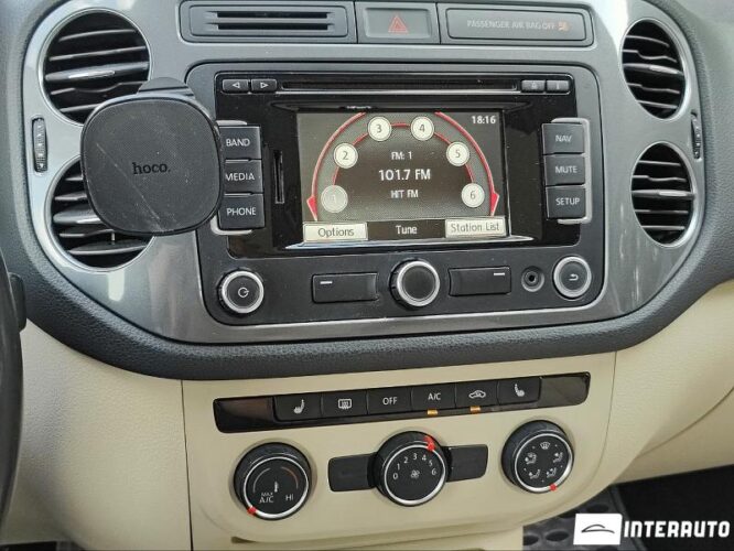 Volkswagen Tiguan 38 interauto-car