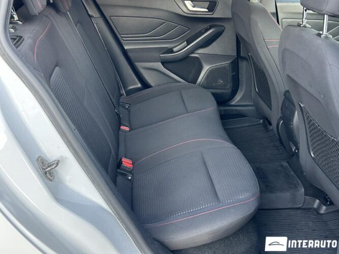 Ford Focus 48 interauto-car