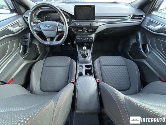 Ford Focus 38 interauto-car