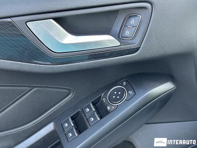 Ford Focus 36 interauto-car