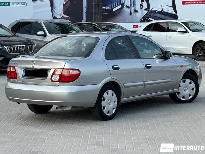 Nissan Almera 32 interauto-car