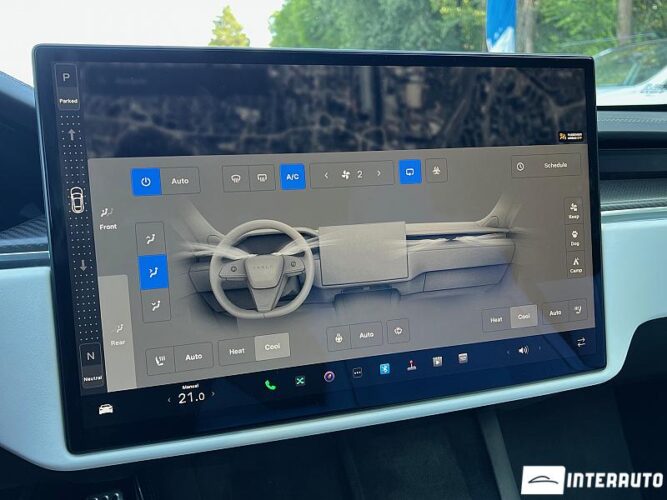 Tesla Model S Plaid 43 interauto-car