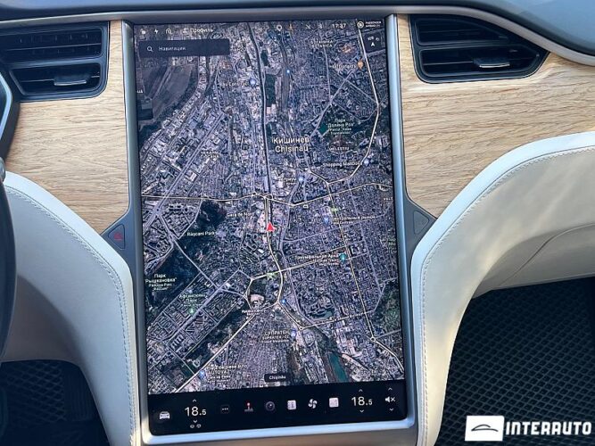 Tesla Model S 43 interauto-car