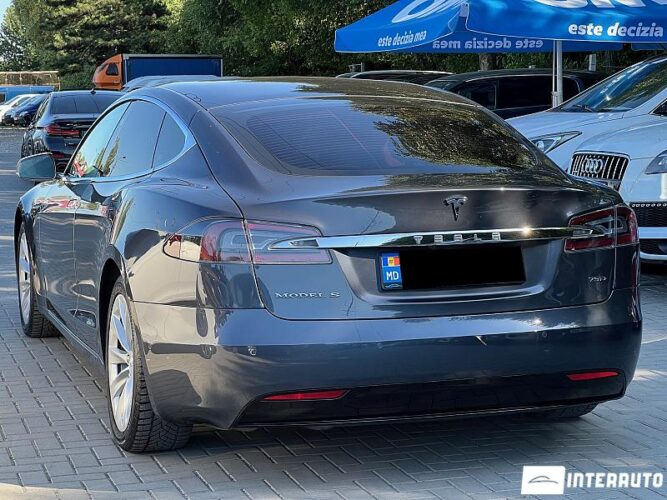 Tesla Model S 34 interauto-car