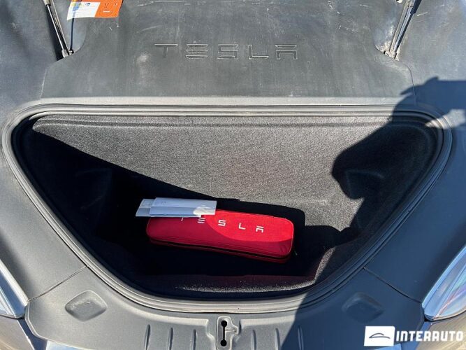Tesla Model S 48 interauto-car