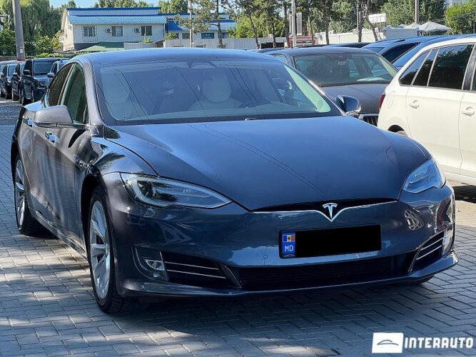 Tesla Model S 33 interauto-car