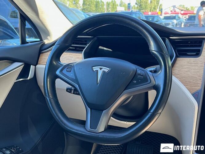 Tesla Model S 38 interauto-car