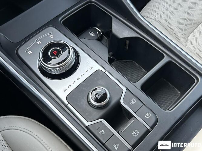 Kia Sorento 47 interauto-car