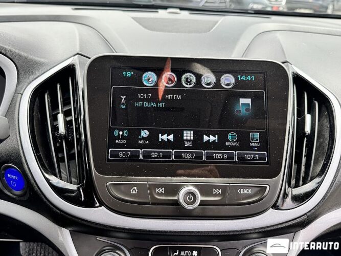 Chevrolet Volt 41 interauto-car