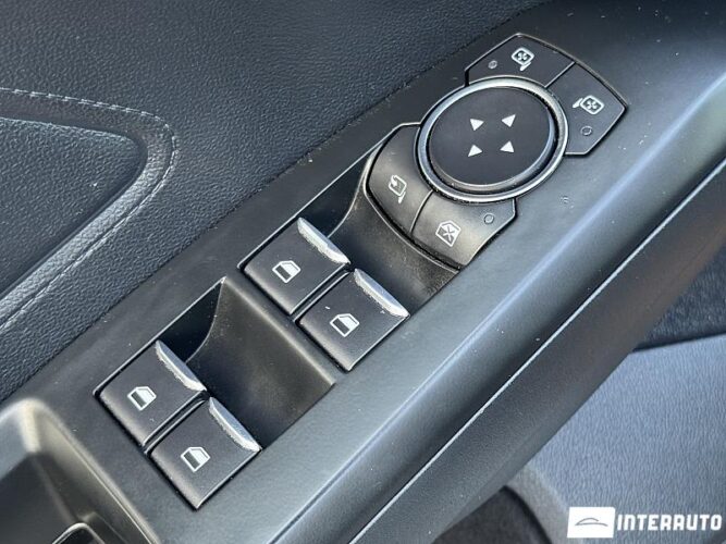 Ford Focus 49 interauto-car