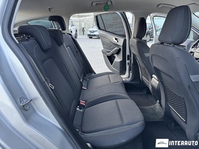 Ford Focus 46 interauto-car