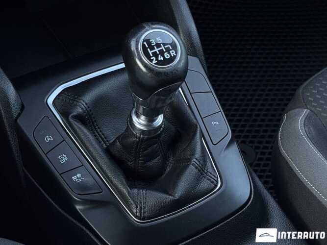 Ford Focus 43 interauto-car