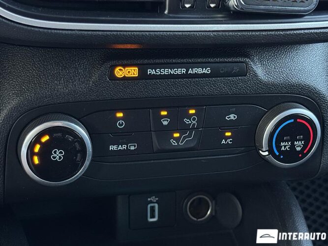 Ford Focus 42 interauto-car