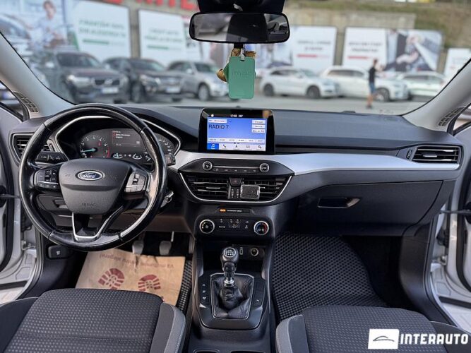 Ford Focus 37 interauto-car