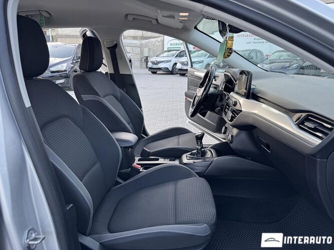 Ford Focus 47 interauto-car