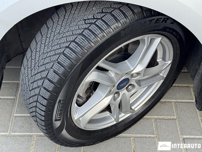 Ford Focus 48 interauto-car