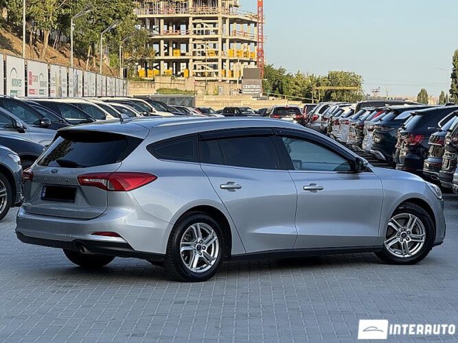 Ford Focus 34 interauto-car