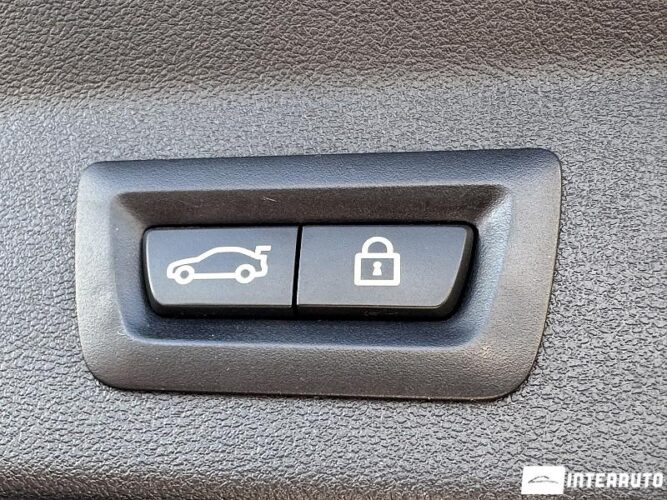 BMW X3 2.0D 54 interauto-car
