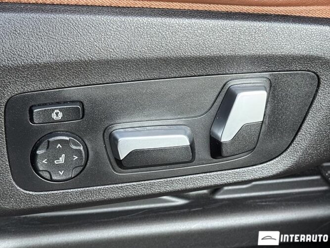 BMW X3 2.0D 53 interauto-car