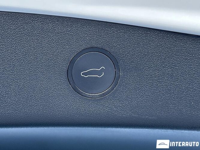 Tesla Model 3 50 interauto-car