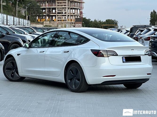 Tesla Model 3 35 interauto-car