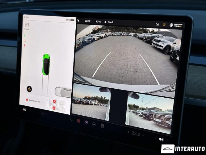 Tesla Model 3 41 interauto-car