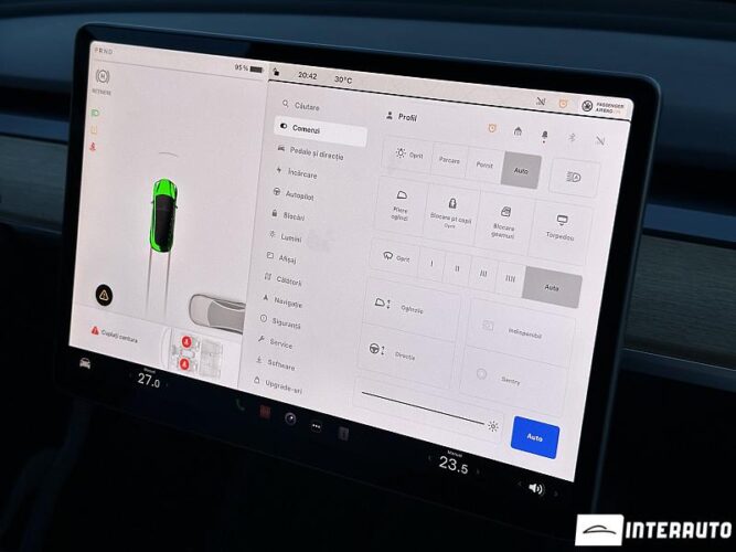 Tesla Model 3 42 interauto-car