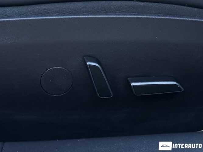 Tesla Model 3 49 interauto-car