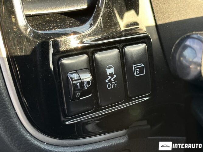 Mitsubishi Outlander 49 interauto-car