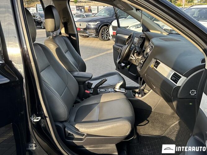 Mitsubishi Outlander 45 interauto-car