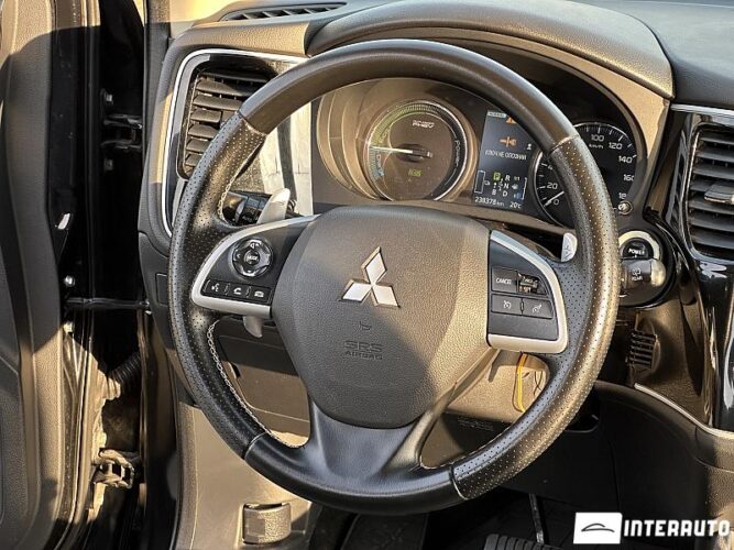 Mitsubishi Outlander 38 interauto-car