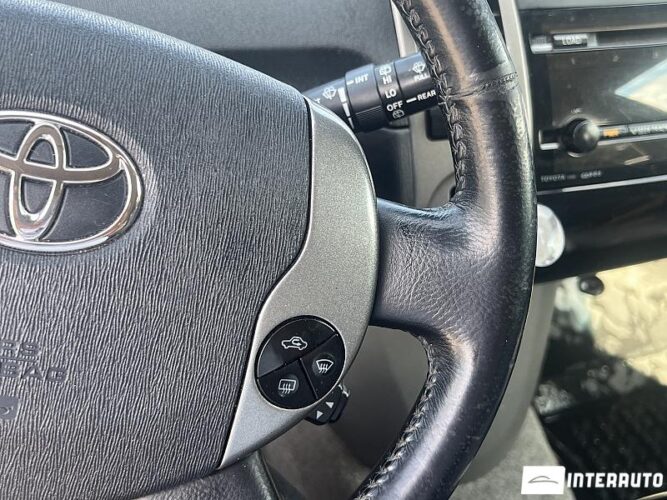 Toyota Prius 42 interauto-car