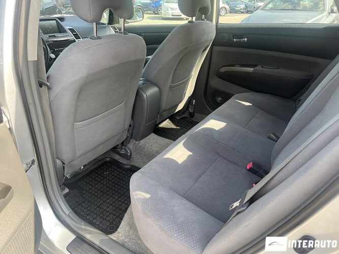 Toyota Prius 48 interauto-car