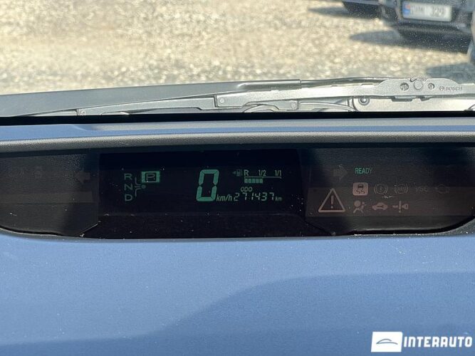 Toyota Prius 43 interauto-car